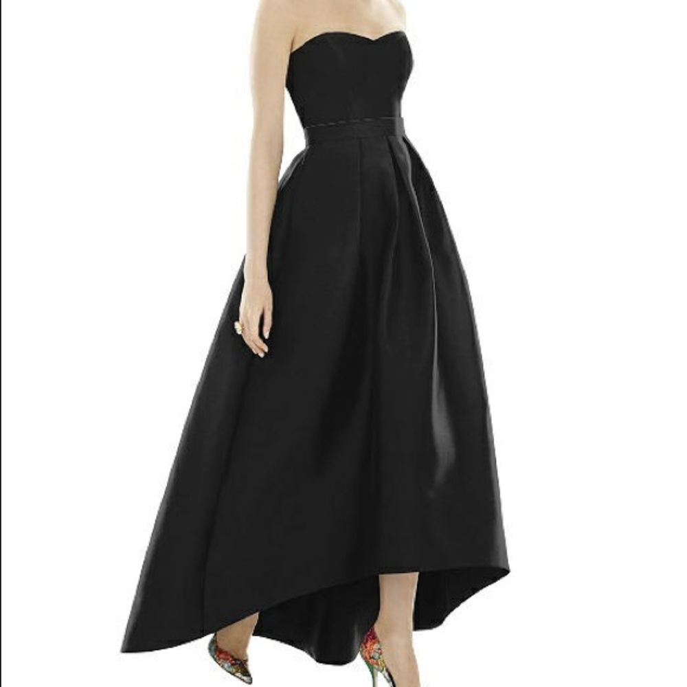 Alfred Sung bridesmaid dress, Style D699